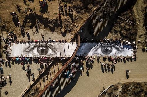 This Art On The US/Mexico Border Is Definitely Going To Make You Feel Some Things http://lnk.al/5rNw via @NorbertoBriceno #artnews Border Art, Mexico Border, Mexican Border, Border Wall, Jr Art, Saatchi Gallery, Aerial Images, French Street, Venice Biennale