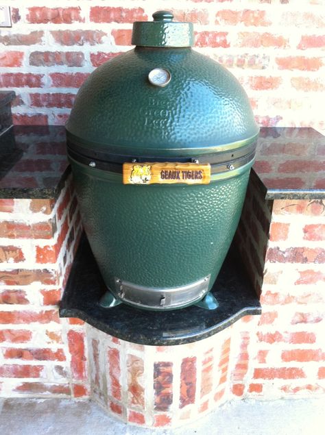 outdoor grill "stand" Outdoor Kitchen Layout, Electric Barbecue Grill, Egg Bbq, Big Green Egg Grill, Green Egg Grill, Egg Grill, Big Green Egg Recipes, Outdoor Grill Area, Grill Stand