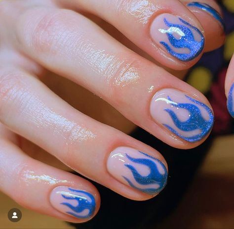 Blue Gel Manicure Designs, Short Nails Flame Design, Short Nails With Flames, Gel Nails Flames, Short Nail Designs Flames, Blue Flame Nails Short, Graphic Nail Designs Nailart, Mens Flame Nails, Summer Rounded Nails