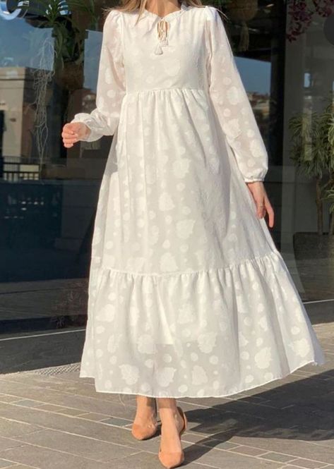 Simple White Dress Casual Long, Long Dress Ideas Casual Simple, Gawan Dress Designs, Long Modest Dresses Casual, Casual Frock Design, White Long Frock, Simple Long Dress, Simple Frocks, Mode Abaya