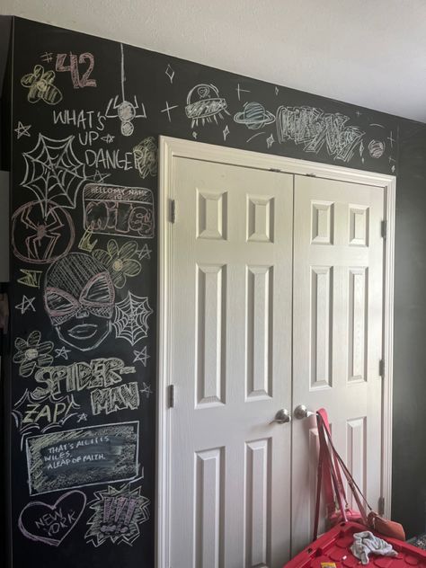 chalk wall ideas Chalk Paint Walls Ideas, Chalk Wall Ideas Bedroom, Chalkboard In Room, Chalk Wall Art Ideas, Wall Chalkboard Ideas, Chalk Wall Bedroom, Chalk Wall Ideas, Chalkboard Paint Ideas, Chalk Wall Art