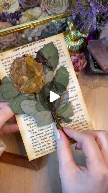 Lou Creations | DIY and Gifts on Instagram: "Another idea to preserve flowers🌸., dry them by pressing them in a book then after being completely dry put them in a frame and add the date or any note ., I shared previous ideas you can find them in my reels ., Follow to see more diy ideas All available items can be found in the highlights DM to order 📩 #driedflowers #diy #preserveflower #handmade #diyideas #flowers #gifts #handmade #craft" Rose Keepsake Ideas, Ideas For Dried Roses, Flower Press Ideas, Dry Rose In Book, Dried Roses Ideas Decoration, How To Press Flowers In A Book, Preserve Roses Diy, How To Preserve Roses, Dry Roses Ideas