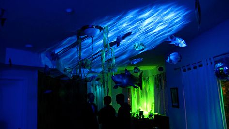 Spooky underwater Halloween party lighting Haunted Under The Sea Party, Underwater Haunted House, Under The Sea Halloween Party, Haunted Ocean Halloween, Halloween Ocean Theme, Underwater Halloween Decorations, Under The Sea Halloween Decorations, Haunted Aquarium, Undersea Halloween