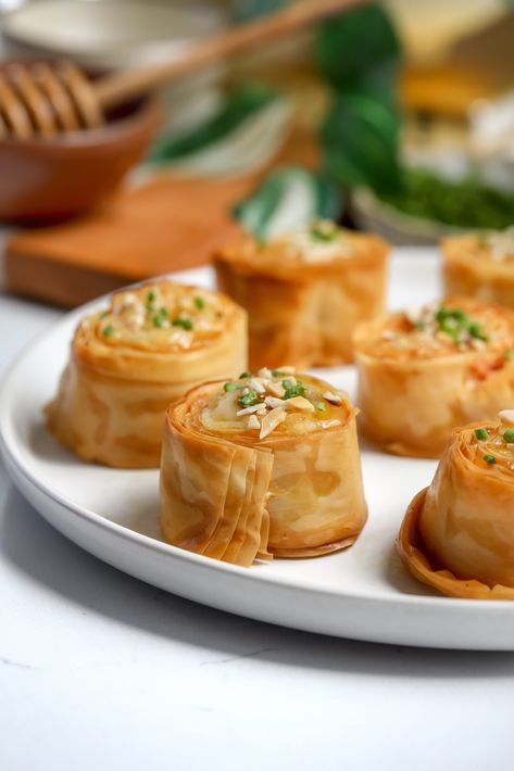 Phyllo Bites ❤️ These are the most perfect appetizer. They are so good… crispy on the outside and creamy on the inside. Appetizers Using Phyllo Dough, Easy Philo Dough Appetizers, Phyllo Appetizers Easy, Starter Menu Ideas, Fancy Starters Appetizers, Upscale Finger Foods, Croustades Fillings, Filo Appetizers, Phyllo Pastry Recipes Savoury