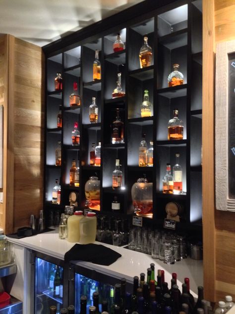 Bar Lounge Room, Bar Lounge Design, Home Wine Bar, Bourbon Room, Metal Cabinets, Bar Deco, Whiskey Room, Home Bar Rooms, Modern Home Bar