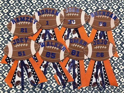 Football Locker Signs, Team Mom Football, Football Locker Decorations, Senior Night Football, Basketball Cupcakes, Spirit Nails, Football Team Gifts, Football Banquet, Locker Signs