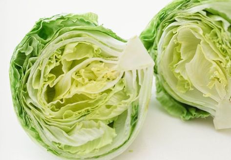 Best Way To Keep Lettuce Fresh, Keeping Lettuce Fresh Longer, How To Keep Lettuce Fresh, How To Keep Lettuce Fresh In Fridge, How To Keep Lettuce Fresh Longer, Storing Lettuce, Salad Storage, Storing Fruit, Head Of Lettuce