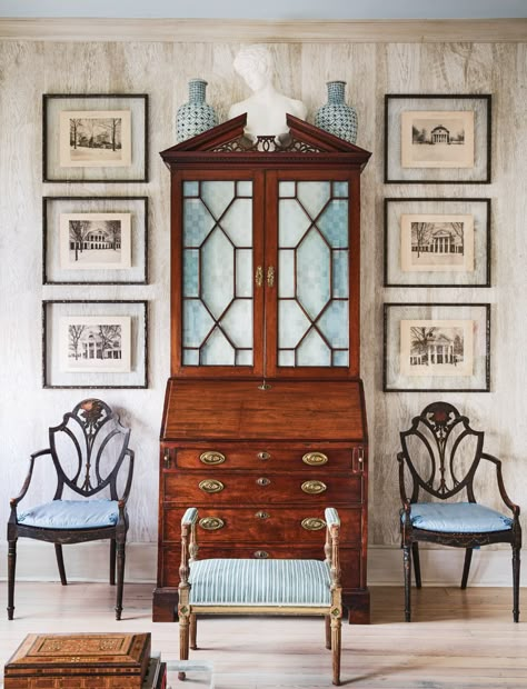 Decorating With Antique Furniture, Kips Bay Showhouse, English Interior, Enchanted Home, Southern Home, House And Home Magazine, Interior Inspo, Beautiful Table, Traditional Decor