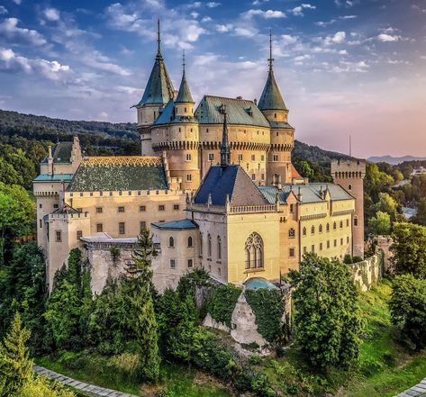 Bojnice Castle, Himeji Castle, Medieval Fortress, Neuschwanstein Castle, Chateau France, Edinburgh Castle, Loire Valley, Windsor Castle, Southern Italy