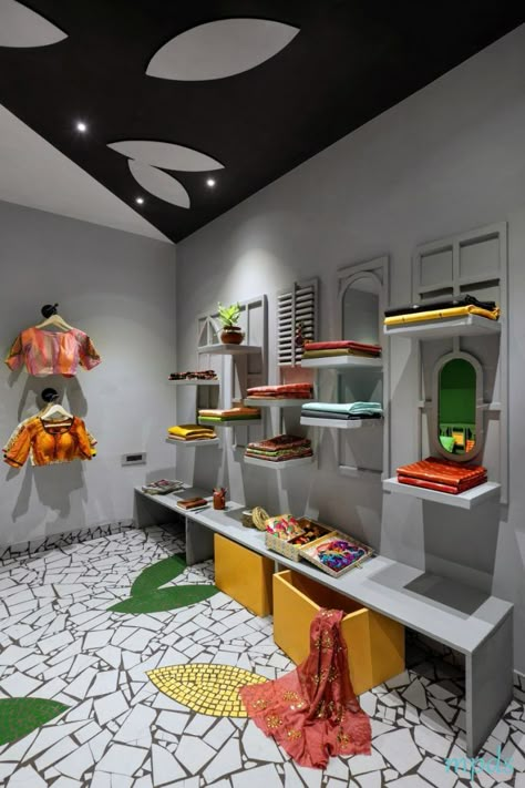 Boutique Interior Design Indian, Modern Boutique Interior, Small Boutique Interior Design Ideas, Small Boutique Interior Design, Small Boutique Interior, Botique Interiors, Interior Design Indian, Design Studio Workspace, The Architects Diary