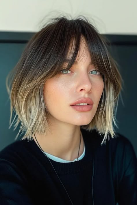 Short Balayage Hair With Bangs, Short Bob Hair With Bangs, Short Bob Balayage, Shaggy Bob With Curtain Bangs, Cowgirl Bob, Autumn Haircut, Wispy Bob, Blonde Ombre Short Hair, Bob Bangs