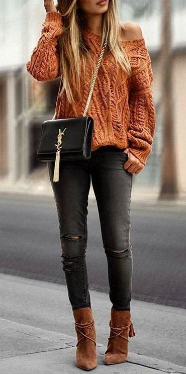 Fall sweaters - get fall outfit ideas with this collection, including oversized sweaters. Cosy Fall Outfits, Cosy Fall, Fashion Trend Inspiration, Perfect Winter Outfit, Orange Jeans, Knitwear Inspiration, Mandala Tattoo Design, Trendy Fall Outfits, Trendy Fall