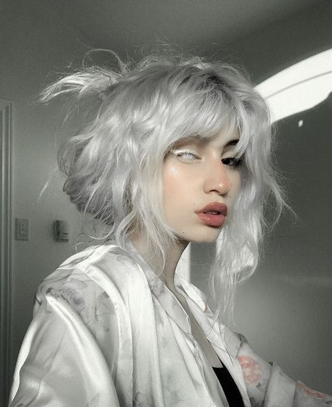 Aesthetic People, Hair Reference, Hair Inspo Color, Pretty Ppl, Aesthetic Hair, Character Inspo, Silver Hair, Rock Style, White Hair