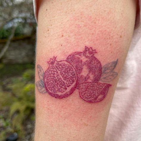 Pomegranate Stick And Poke, Pomagranet Tattoo Simple, Pomegranate Flower Tattoo, Pomegranate Tattoo, Fruit Tattoo, Funky Tattoos, Party Tattoos, Moth Tattoo, Cute Little Tattoos