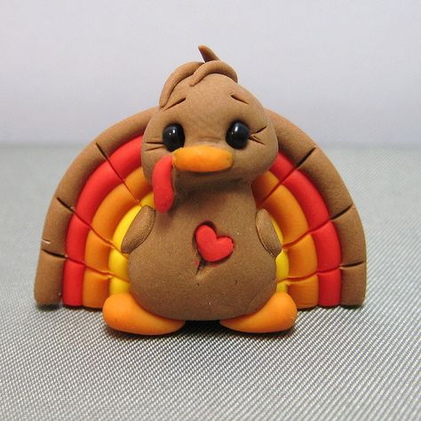 turkey pin by Clayin' Around, via Flickr Clay Turkey, Halloween Clay, Polymer Clay Figures, Crafts Halloween, Polymer Clay Sculptures, Christmas Clay, Clay Baby, Polymer Clay Animals, Cute Polymer Clay