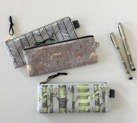 s.o.t.a.k handmade: Slim Pencil Case (free tutorial) Flat Pencil Case Pattern, Flat Pencil Case, Simple Pencil Case, Pencil Case Tutorial, Pencil Case Sewing, Pencil Case Pattern, Pouch Ideas, Simple Pouch, Diy Pencil Case