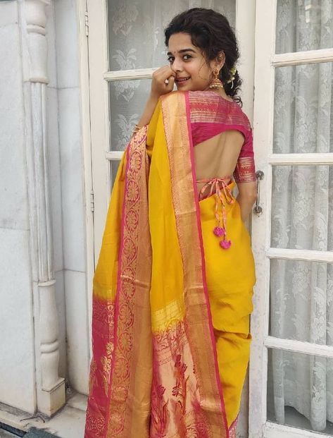 Yellow Silk Saree Blouse Designs, Yellow Saree With Pink Blouse, Silk Saree Look, Yellow Silk Saree, Mithila Palkar, Blouse Designs High Neck, Cotton Saree Blouse Designs, New Saree Blouse Designs, Fashionable Saree Blouse Designs