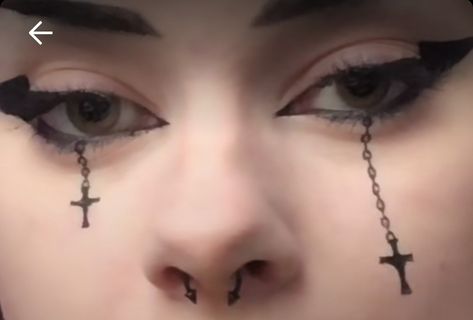 Cross Eye Makeup Look, Cross Eyeliner, Cross Makeup, Upside Down Cross, Cool Makeup Looks, Cute Makeup Looks, Gothic Makeup, Dark Makeup, Eyeliner Looks