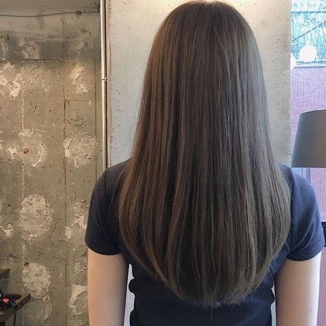 Haircuts For Long Hair Straight, V Cut Hair, V Shape Hair, Haircuts For Long Hair With Layers, U Shaped Hair, Hair Inspiration Long, Straight Hair Cuts, Hairstyles For Layered Hair, Haircuts For Medium Hair