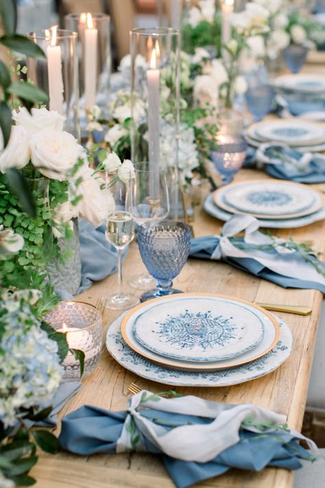 #blueandwhite and gorgeous all over in California.   DJ: @elevatedpulse Invitations: @agoodaffair Event Design: @agoodaffair Resort: @rancholaslomas Rentals: @agoodaffair Rentals: @foundrentals Beauty: @designvisage Rentals: @theark_ Cake: @simplysweet0 Dinner Decor, Martha Weddings, Azul Serenity, Tafel Decor, Blue Wedding Inspiration, Wedding Colors Blue, Beautiful Table Settings, בר מצווה, Dusty Blue Weddings