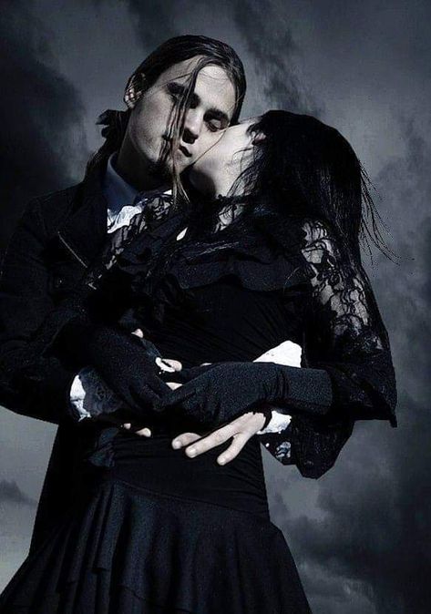 Goth Couples, Goth Couple, Gothic Couple, Goth Love, Gothic Love, Vampire Kiss, Vampire Goth, Goth Wedding, Dark Love