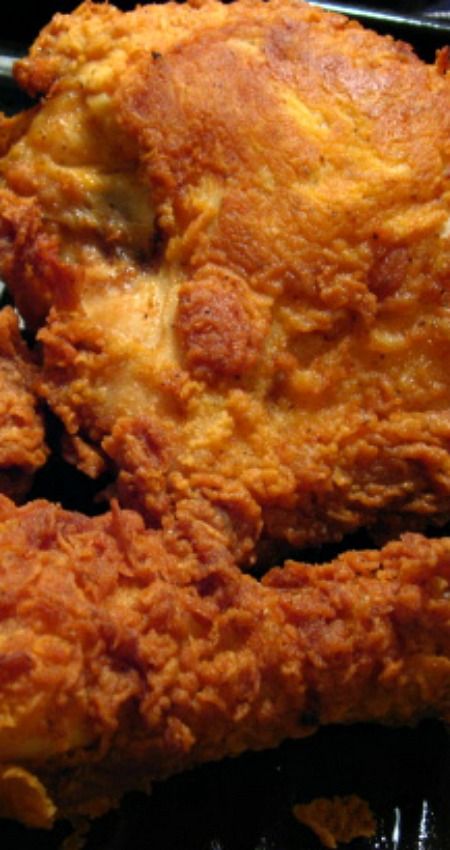 Southern Fried Chicken (Paula Deen) ~ This is the BEST fried chicken ever... It has a nice, savory flavor and a coating that has just the right amount of crispiness. Paula Deen Fried Chicken, Southern Fried Chicken Recipe, Chicken Rub Recipes, Man Meals, Southern Foods, Fried Chicken Recipe Southern, Turkey Meals, The Best Fried Chicken, Best Fried Chicken