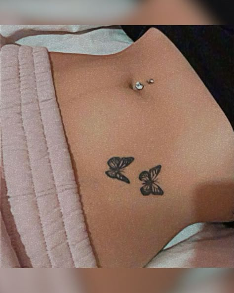 Cute Henna Tattoos, Tato Minimal, Secret Tattoo, Waist Tattoos, Belly Tattoos, Hip Tattoos Women, Small Pretty Tattoos, Pretty Tattoos For Women, Stomach Tattoos