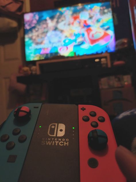 Quarantine insomnia on my Nintendo Switch Mario Switch, Mario Kart 8, Horror Themes, Minor Character, Phone Wallpaper For Men, Scott Pilgrim, Foto Ideas Instagram, Mario Kart, Games For Girls