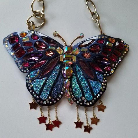 This Is A Soozi's Closet Item (B5) Description: Length Of Necklace: Approx. 16.5" With An Approx. 3" Expander Height Of Butterfly: Approx. 2" - 2.25" This An Absolutely Beautiful Colorful Butterfly Necklace By Betsey Johnson. This Can Be A Clavicle Necklace Or Longer With The Expander. There Is A Plethora Of Beautiful Colorful Stones: Reddish Stones; Iridescent (Aurora Borealis) Stones; And A Gorgeous Blue Sparkly Medium. The Back Of The Butterfly Is Engraved With Iconic Betsey Johnson Hearts. T Pearl Necklace Colorful, 90s Whimsigoth, Faux Fur Handbag, Dope Jewelry Accessories, Grunge Accessories, Beaded Butterfly, Ugly Betty, Colorful Stones, Betsey Johnson Necklace