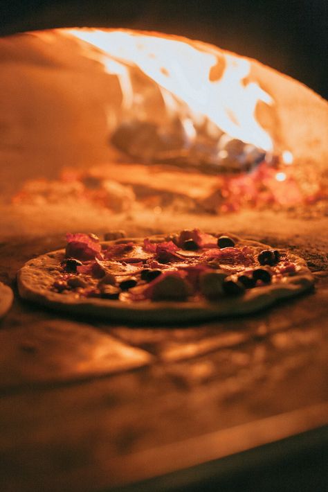 Pizza Food Photography, Chris Bianco, Artisanal Pizza, Woodfire Pizza, Wood Fire Oven, Job Photography, Pie Photography, Wood Fire Pizza, Modern Restaurants