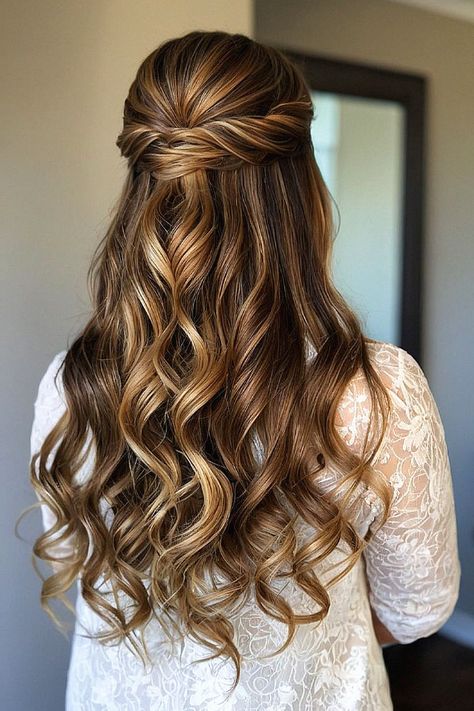 Check out chic half-up hairstyles to complement your gown. This curated selection showcases elegant braids styled with timeless beauty. Designed for classic elegance. Wavy Hair Half Up, Romantic Half Up Wedding Hair, Bride Hair Half Up Half Down, Half Up Half Down Wedding Hair Medium Length, Elegant Braids, Romantic Braid, Half Up Wedding Hair, Vintage Curls, Hair Half Up