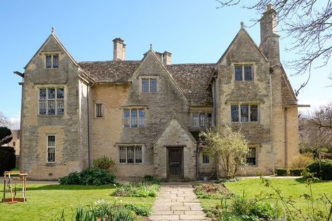 William Morris at Kelmscott Manor: Life's rich tapestry - Britain Magazine | The official magazine of Visit Britain | Best of British History, Royal Family,Travel and Culture Kelmscott Manor, Chester Cathedral, Cotswold Villages, English Summer, John Everett Millais, British Family, Castle Mansion, Estate Garden, Golden Thread