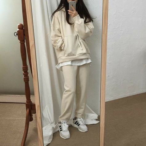 Boyish Fits, Mode Ulzzang, Korean Fashion Ideas, Korean Fashion Outfits, Korean Casual Outfits, Korean Clothing, Korean Girl Fashion, Korean Fashion Trends, Ulzzang Fashion