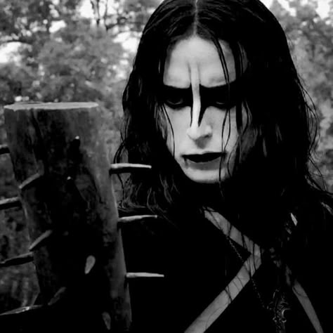 Euronymous Corpse Paint, Euronymous Mayhem, Corpse Paint Ideas, Metalhead Guy, Mayhem Band, Goth Guy, Lord Of Chaos, Lords Of Chaos, Rory Culkin