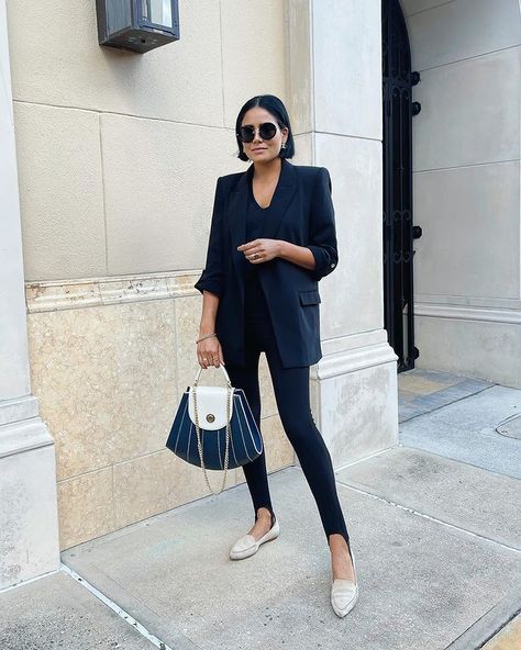 Alpa | on Instagram: “Making a statement with my @tomoli.official bag - YES or NO for this look?” What To Wear With Loafers, Outfits With Loafers, Loafer Outfits, Types Of Trousers, Athleisure Chic, Preppy Wardrobe, Chic Blazer, Yes Or No, Versatile Outfits