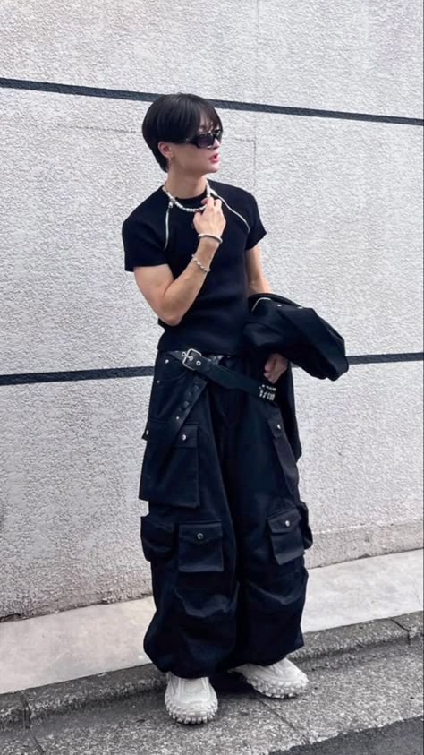 Special Outfits Fashion, Mens Japanese Fashion Street Style, Mens Street Wear Aesthetic, Artsy Outfits Men, Mens Acubi Fashion, Outfit Ideas Homme, Acubi Boy Outfit, Men Acubi Fashion, Acubi Boy Style