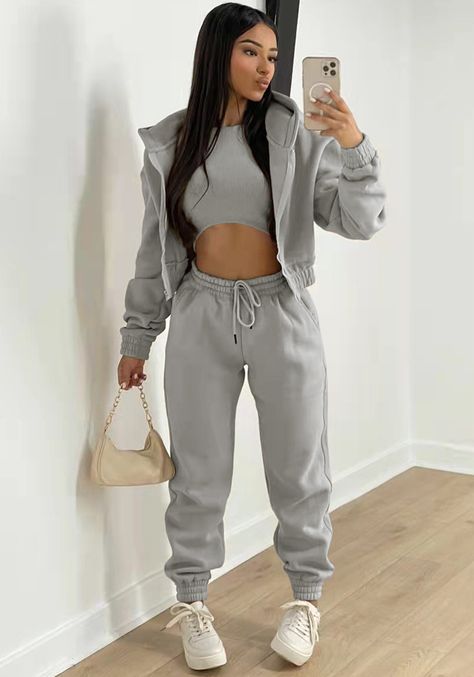 Comfy Cozy Outfits, Womans Outfits, Outfit Sweatpants, Outfit Drip, Modeling Clothes, Gray Fits, Boss Lady Outfit, School Attire, Lady Outfit