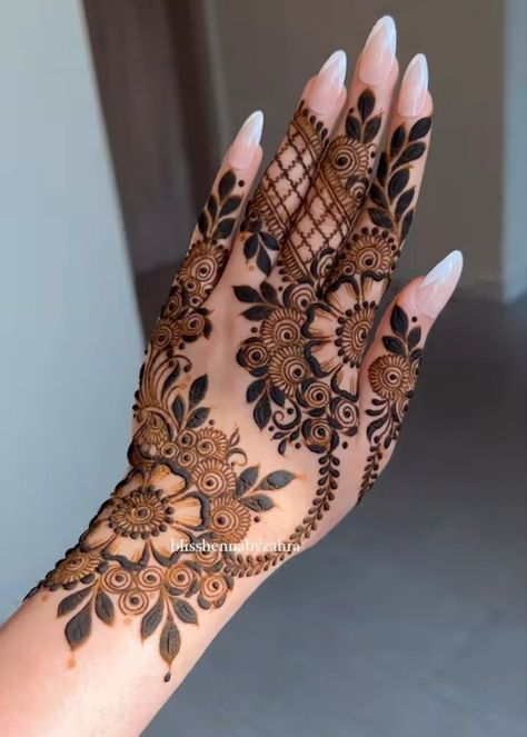 Hand Mehndi Design Simple, Best Arabic Mehndi Designs, Latest Mehndi Designs Wedding, Kashee's Mehndi Designs, Short Mehndi Design, Latest Arabic Mehndi Designs, Mehndi Design Simple, Front Mehndi Design, Simple Arabic Mehndi Designs