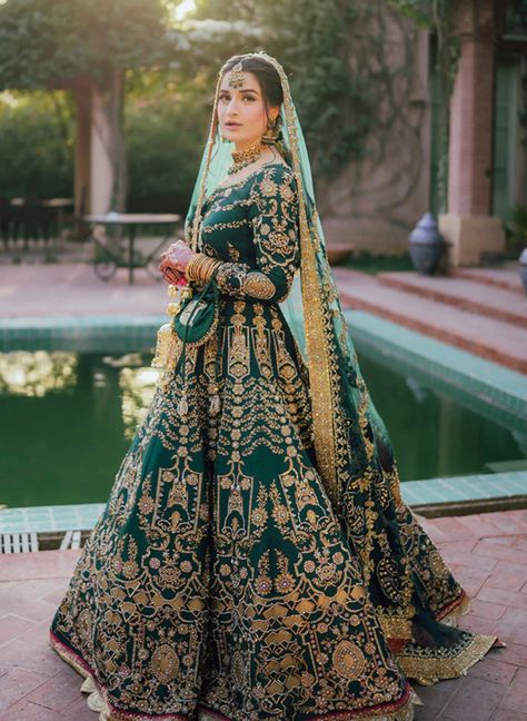 Emerald Green Indian Outfit, Green Mehndi Outfit, Bridal Lehenga Green, Mehndi Outfit For Bride, Green Indian Outfit, Emerald Green Wedding Dress, Mehndi Outfit, Sara Dress, Green Wedding Dresses