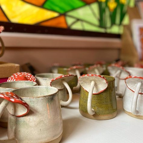 Chloë Charlett on Instagram: "I love making these mugs !!!!! Thanku to all the mushroom mug supporters 🌞🍄 #mushroommugs #mushrooms #ceramics #pottery…" Pottery Mug Set Ideas, Mushroom Handle Mug, Mushroom Pottery Mug, Cool Pottery Mugs, Mushroom Ceramic Mug, Mushroom Pottery Ideas, Pottery Wheel Mug, Mushroom Mug Ceramics, Mushroom Ceramics Ideas