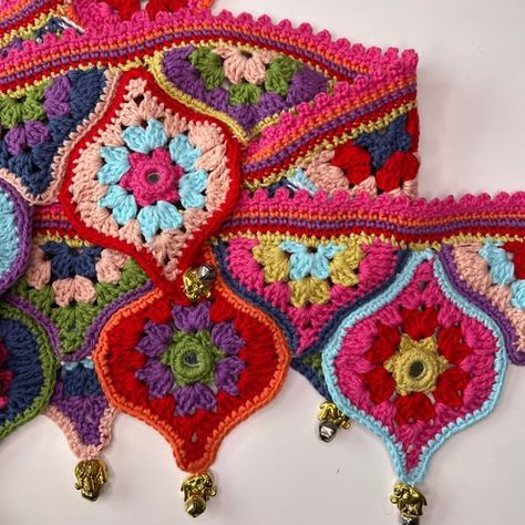 Jane Crowfoot Crochet Patterns, Mystical Lanterns Crochet, Janie Crow, Jane Crowfoot, Bunting Pattern, Crochet Throws, Crochet Bunting, Simple Border, Crochet Decor