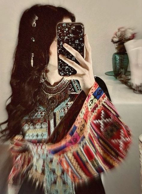 Afghan Profile Picture, Afghan Girl Aesthetic, Afghan Cartoon, Breakup Dp, Aesthetic Dps, Pinterest Edit, Dp Edit, Afghani Dress, Afghan Dress