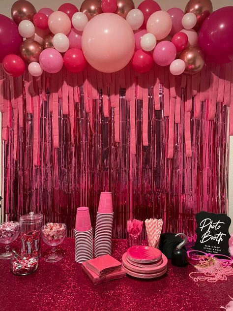 Cute 15th Birthday Ideas, Early 2000s Birthday Party, Barbie Disco Party, Barbie Theme Party Decoration, Airbnb Birthday Party Ideas, Barbie Party Decor, Barbie Dinner, Pink Birthday Party Decorations, Cowgirl Disco