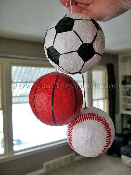 sports-ball-ornaments3 Soccer Ball Crafts, Styrofoam Ball Crafts, Diy Kids Crafts, Slam Book, Ornaments Diy Kids, Sports Crafts, Sports Theme Classroom, School Soccer, High School Soccer