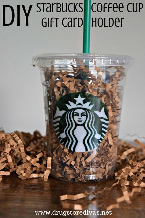 This DIY Starbucks Gift Card Coffee Cup Holder is a great way to give a gift card without just sticking it in a card. Make it with any coffeeshop gift card. Coffee Gift Card Ideas, Diy Starbucks Coffee, Starbucks Gift Card Holder, Coffee Cup Gift Card Holder, Starbucks Cup Gift, Gift Card Presentation, Diy Starbucks, Gift Card Holder Diy, Coffee Cups Diy