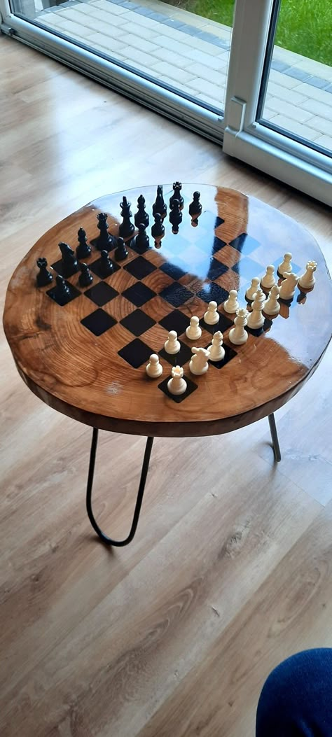 Downloadable Woodworking Plans, Wood Chess Board, Resin And Wood Diy, Chess Boards, Chess Table, Wood Chess, Chess Sets, Woodworking Projects That Sell, Resin Furniture