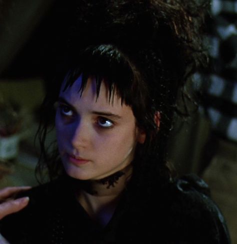 Beetlejuice Beetlejuice Lydia, Beetlejuice And Lydia Matching Pfp, Frankenweenie Poster, Lydia Deetz Pfp, Dolores Beetlejuice, Lydia Deetz Icon, Beetle Juice Lydia, Lydia Deetz Aesthetic, Lydia Beetlejuice Costume