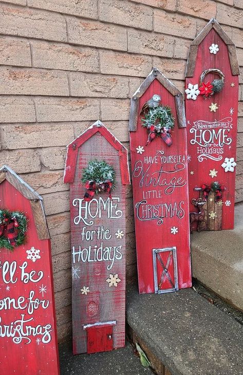 Wooden Board Christmas Ideas, Outdoor Signs Wooden Diy Christmas, Decorating Fireplace For Christmas Ideas, Western Christmas Crafts Diy, Home Made Wall Decor Ideas, Farmhouse Door Decor, Porch Decor Signs, Diy Christmas Pallet Projects, Holiday Wood Signs Diy