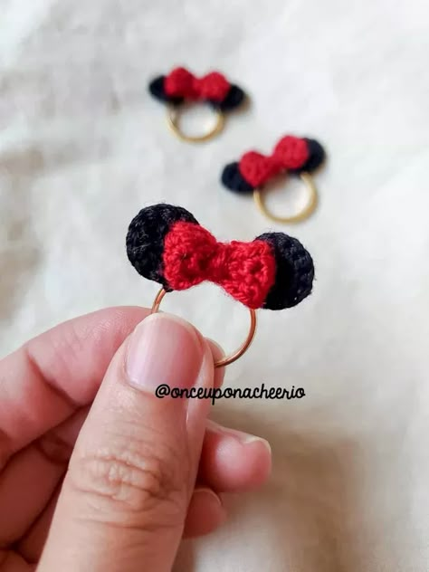 Mickey Mouse Hat Crochet Pattern, Crochet Disney Purse, Minnie Crochet Pattern, Wire Disney Ears, Crochet Disney Accessories, Disney Christmas Crochet, Crochet Mickey Mouse Ears, Crochet Mickey Ears Free Pattern, Crochet Rings Patterns Free