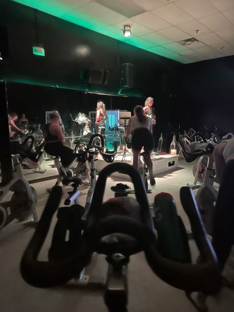 Spin Class Workout Aesthetic, Spinning Astethic, Gym Classes Aesthetic, Spinning Workout Aesthetic, Cycling Workout Aesthetic, Spinning Aesthetic Workout, Fitness Class Aesthetic, Cycle Class Aesthetic, Cycling Class Aesthetic